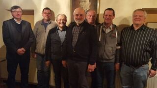 Zahlreiche Ehrungen gab es bei der Kolpingsfamilie ( (von links): Präses Pfarrer Joachim Seraphin, Holger Pulvermüller, Erich Lawo, Klemens Imhof, Rudi Pahl, Werner Mai und Vorsitzender Rainer Neuhäuser.