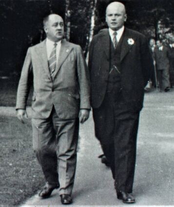 Beim Spaziergang durch den Kurpark: Fritz Geißler (links), von 1929 an Landrat, und sein Stellvertreter Richard Alber. Beide brachten bis 1933 mehr Verständnis für die Nationalsozialisten auf als der Mergentheimer Bürgermeister.