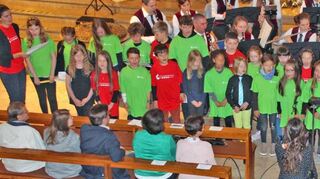 Der Schülerchor der Martin-von-Adelsheim-Gemeinschaftsschule sang sich in die Herzen der Zuhörer.