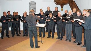 <p>Der Chor "Cantus M" des MGV "Liederkranz" Buchen gab in der evangelischen Kirche in Unterschefflenz ein ansprechendes A-capella-Abendkonzert.</p>