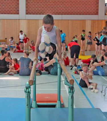 Zahlreiche Mädchen und Jungen stellten beim Kinderturnfest des Main-Neckar-Turngaus ihre Sportlichkeit in verschiedenen Disziplinen unter Beweis.