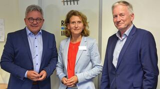 Hoher Besuch: Justizminister Guido Wolf (links) und Christoph Dahl, Geschäftsführer der Baden-Württemberg Stiftung, mit Anstaltsleiterin Katja Fritsche.