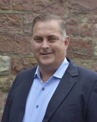 Dr. Jörn Engstfeld will Bürgermeister von Großrinderfeld werden.
