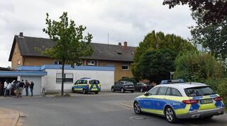 In der städtischen Unterkunft für Asylbewerber in der Alten Amorbacher Straße soll am Samstagvormittag nach den FN vorliegenden Informationen einer der Bewohner mit einem Messer auf einen Mitbewohner eingestochen haben.