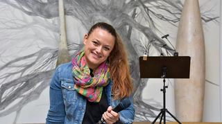Veröffentlicht am 28. September bei ihrem Solo-Konzertabend im „Kunstlager BaumannBien“ beim 30. Kulturherbst des Landkreises Würzburg ihr Debütalbum: die Röttingerin Silvia Baumann.