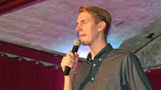 Jonas  ist der neue Träger des  Wertheimer Affe.
