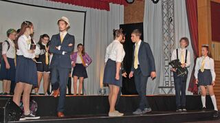 Das Musicalensemble „perform-yourstyle“ brillierte bei zwei Aufführungen der Show „Sternengarten“.