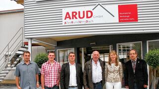 <p>Im Rahmen einer offiziellen Einweihungsfeier und im Beisein von Buchens Bürgermeister Roland Burger eröffnete am Freitagabend die Firma Arud in der Siemensstraße ihre Verkaufsräume für allen Bedarf rund um das Dach.</p>
