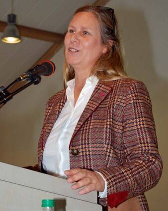 Kirchenrätin Anke Ruth-Klumbies sprach beim evangelischen Bezirksfrauentag zum Thema „Schenken“.