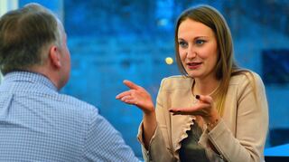 Die Mezzosopranistin Jelena Kordic, Ensemblemitglied des Nationaltheaters Mannheim, im Gespräch mit Hans-Günter Fischer, Mitarbeiter dieser Zeitung.
