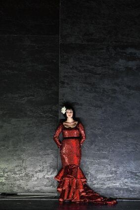 Faszinierend zarte Töne: Jelena Kordic als Carmen im Nationaltheater.