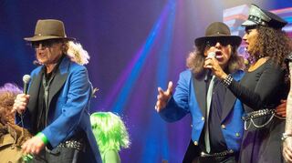 „Panik-Pate“ Rudi Wartha aus Lauda (Zweiter von rechts) lebt seit gut neun Jahren mit einer Spenderniere. Das Udo-Lindenberg-Double spricht sich deutlich für die geplante Widerspruchslösung in der Organspende aus.