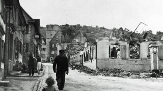Am 9. April 1945 warfen amerikanische Flugzeuge Bomben auf Niederstetten. Diese verwandelten weite Teiles des Orts in ein Trümmerfeld.