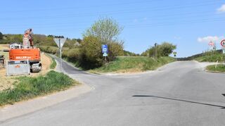 Wegen Bauarbeiten wird der asphaltierte Weg zum Hamberg (links) ab Montag für den Verkehr voll gesperrt.