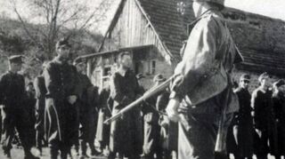 Hunderttausende deutscher Soldaten gerieten 1945 in amerikanische Gefangenschaft. Viele von ihnen wurden nach dem 8. Mai an die Sowjetunion oder Frankreich abgegeben, um deren Wirtschaft aufzubauen.