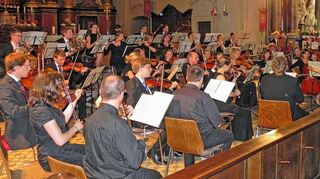 <p>Vom inzwischen zwölften Gastspiel der Studentenphilharmonie Tübingen in der Wallfahrtsbasilika war das Publikum am Freitag restlos begeistert.</p>
