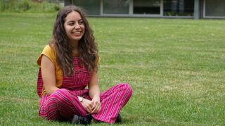 Hat durchaus Grund zu lachen: Valentina Poveda Córdova gehört mit ihrer Kurzgeschichte „Die Farbe der Hoffnung“ zu den Gewinnern von „Erzähl mir was“.