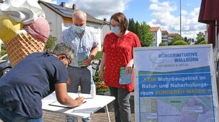 „Kein Wohnbaugebiet im Natur- und Erholungsraum Vorderer Wasen II“ – diese Forderung der „Bürgerinitiative Walldürn – Für Mensch und Natur“ unterstützen bisher schon über 500 Menschen mit ihrer Unterschrift.