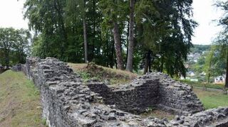 Das Kastell liegt nur wenige Minuten vom Museum entfernt.