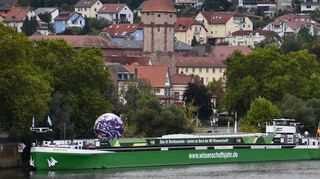 Das Motorschiff „Wissenschaft“ liegt noch bis einschließlich Freitag in Wertheim. In seinem Bauch: über 30 Exponate von führenden Forschungsinstituten.