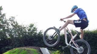 Guter Sprung: Der Bikepark des FC Hundheim/Steinbach steht bei Mountainbikern hoch im Kurs.