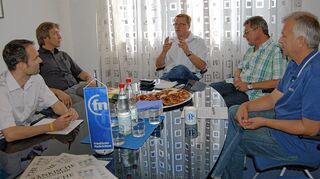 <p>Zu Besuch bei den Fränkischen Nachrichten: (von links) BFV-Pressesprecher Stefan Moritz und BFV-Geschäftsführer Uwe Ziegenhagen im Gespräch mit den FN-Sportredakteuren Michael Fürst, Paul v. Brandenstein und Uwe Bauer.</p>
