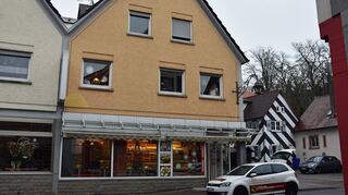Das Café Deimel in der Adelsheimer Marktstraße schließt an Silvester seine Pforten. Ein adäquater Nachfolger ist noch nicht gefunden. Oliver Deimel ist aber guter Dinge. Wenn die gesundheitlichte Lage sich entspannt hat, werde man auch einen Nachfolger finden.