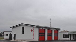 Der Neubau des Feuerwehrgerätehauses in Großrinderfeld ist fertig. Etwa zwei Millionen Euro hat die Kommune dafür investiert.