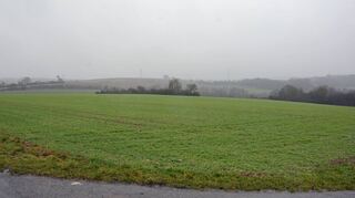 Auf dieser Fläche an der Wemmershöfer Straße soll die erste Photovoltaik-Anlage Osterburkens gebaut werden.