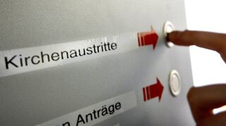 Sowohl im regional Bereich als auch landesweit steigen die Zahlen der Kirchenaustritte. In den vergangenen Jahren war deshalb die Zahl der Mitglieder in den beiden großen Kirchen stark rückläufig.