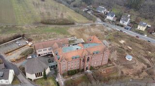Aus dem ehemaligen Bildungshaus St. Michael wird das Hotel „Bischof“. Das rund 25 000 Quadratmeter große Areal soll langfristig zu einem grünen Zentrum umgestaltet werden.