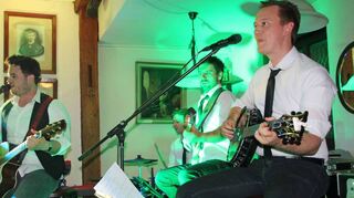 Lang ist´s her: „(Un)plugged Project“ spielte während des letzten Nightgrooves 2019 in Wertheim im „Ochsen“. In diesem Jahr fällt das beliebte Kneipenfestival aus.