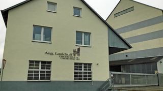 Teil der Westfront des Laukhuff-Firmenkomplexes
