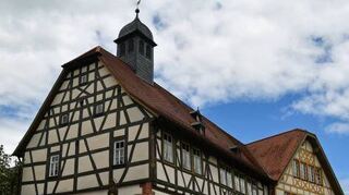 Wunderschöner Fachwerkbau: das Königheimer Rathaus.