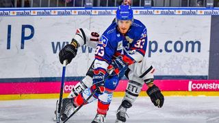 Adlerspieler Borna Rendulic bei einem Spiel gegen die Haie.