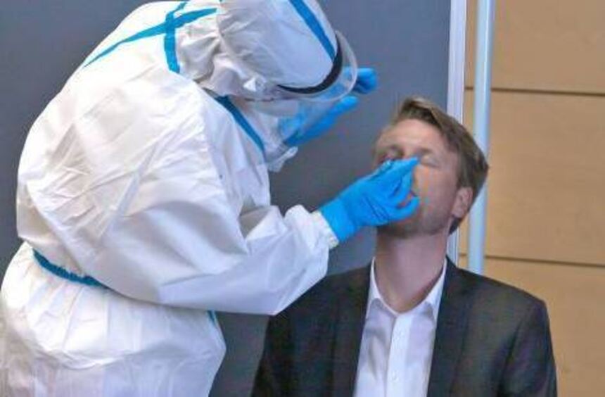 Helfer nahmen im Wertheimer Testzentrum 2000 Corona-Abstriche - Wertheim - Nachrichten und Informationen - Vimarsana News