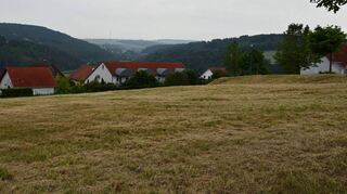 Oberhalb der bestehenden Bebauung im Gebiet „Ritterberg I“ in Königheim will die Weinberger Bauen und Wohnen GmbH eine Wohnanlage mit insgesamt 27 Einheiten und einer Tiefgarage erstellen.