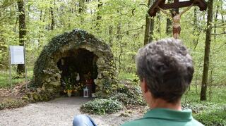 Ein idyllischer Ort zum Verweilen und In-sich-Gehen: Die Lourdes-Grotte.