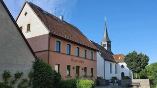 Das Bürgerstüble in unmittelbarer Nachbarschaft der Pfarrkirche ist für die Simmringer ein wichtiger Treffpunkt.