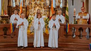 Die Großrinderfelder Erstkommunikanten.