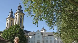Am Deutschordensschloss kommt Maria Günter immer wieder gerne vorbei und auch André Kurtze liebt die Wege durch den Kur- und Schlosspark (Bild).