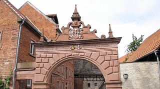 <p>Das Halbigstor in der Dittigheimer Straße wurde vor 400 Jahren errichtet. Häufig wurde das Bauwerk irrtümlich als oberes Stadttor bezeichnet.</p>