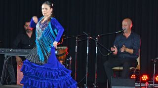 „Noche Flamenca“ bei der Flamenco-Nacht in Wertheim (von links): Ileimn Ceciliano (Tanz), David Bermúdez (Piano und Perkussion), David „el Gamba“ Morán (Gesang), Diego Rocha (Gitarre).