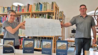 Das neue Jahrbuch des Historischen Vereins Wertheim enthält in diesem Jahr auch die Ahnentafel der Familie Platz, die der Vorsitzende PD Dr. Frank Kleinehagenbrock und die Schriftführerin Dr. Monika Schaupp präsentieren.
