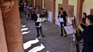 Kammermusik im Kreuzgang unter Einhaltung der Corona-Regeln.