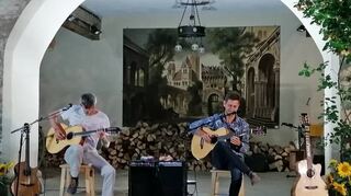 Das Gitarren-Duo „Tirando“ trat beim Format „Kirche, Kunst und Lebensthemen“ der Kirchengemeinden Dörzbach und Hohebach auf.