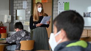 Mit Lernbrücken will das Kultusministerium den coronabedingten Lücken der Schüler entgegensteuern.