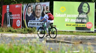 An den Plakaten der Parteien zur Bundestagswahl scheiden sich die Geister.