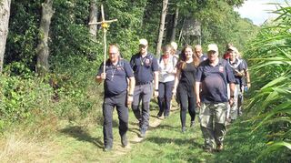 Die Malteser- und Rot-Kreuz-Gruppe, die für die Sicherheit und den Sanitätsdienst bei der großen Fuldaer Fußwallfahrt zuständig ist, machten auf Teilstrecken ihre Pilgertour nach Walldürn.