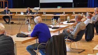 Sondersitzung des Gemeinderats Tauberbischofsheim: Nachdem das Verwaltungsgericht Stuttgart der Anfechtung der Gemeinderatswahl von 2019 stattgegeben hat, geht nach dem Landratsamt des Main-Tauber-Kreises nun auch die Kreisstadt in Berufung.